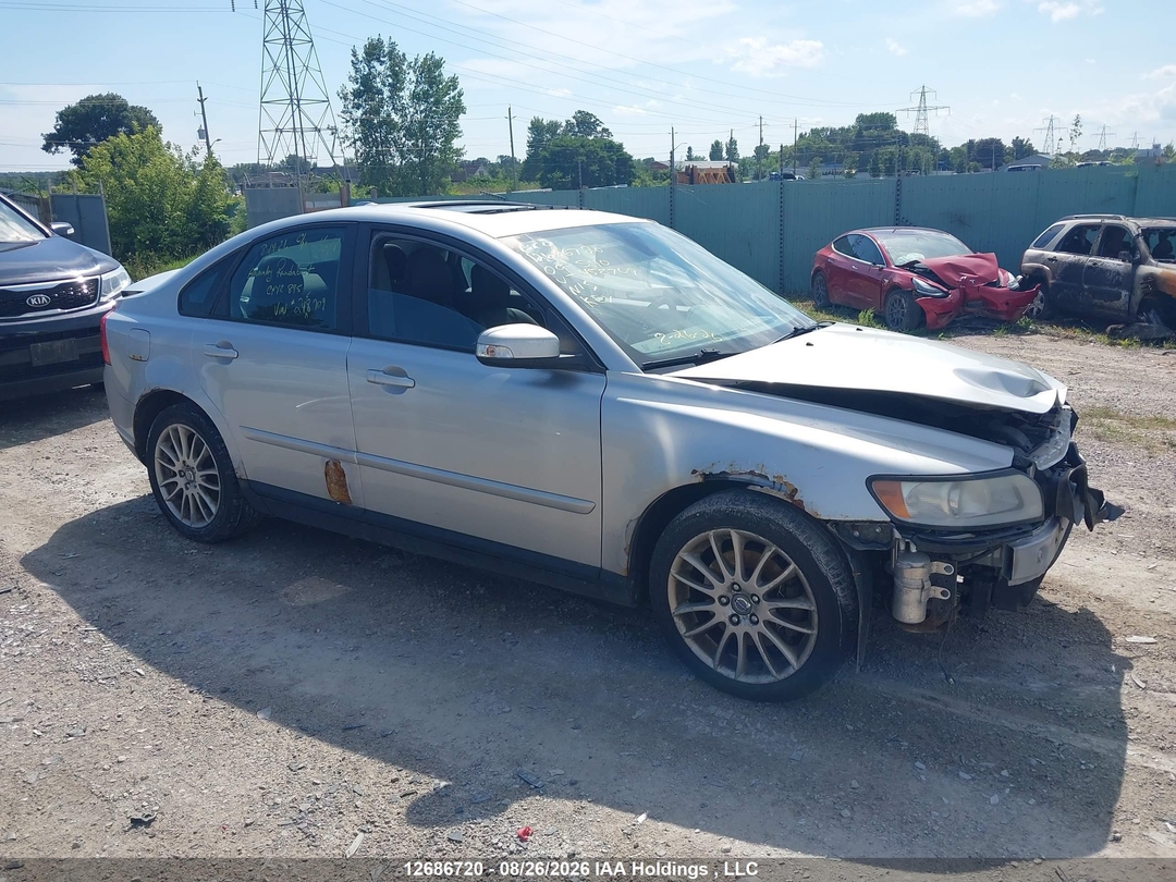 Vista de 2009 Volvo S40 2.4I, ángulo 1
