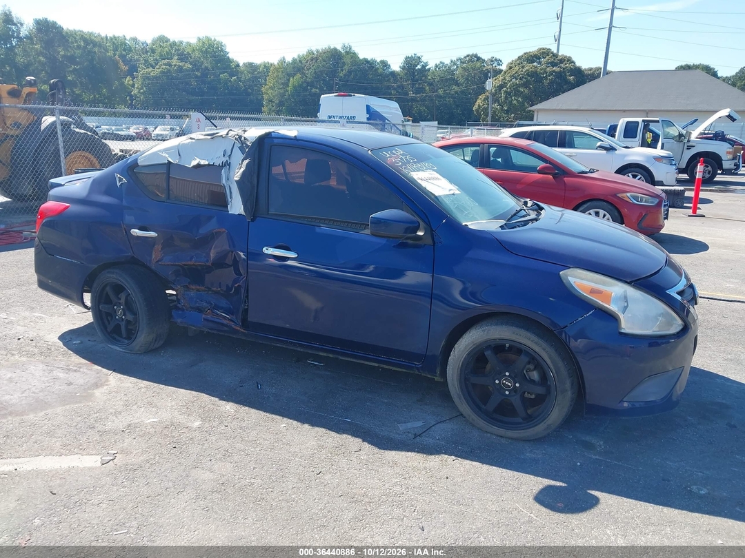 منظر 2018 Nissan Versa 1.6 Sv، زاوية 1