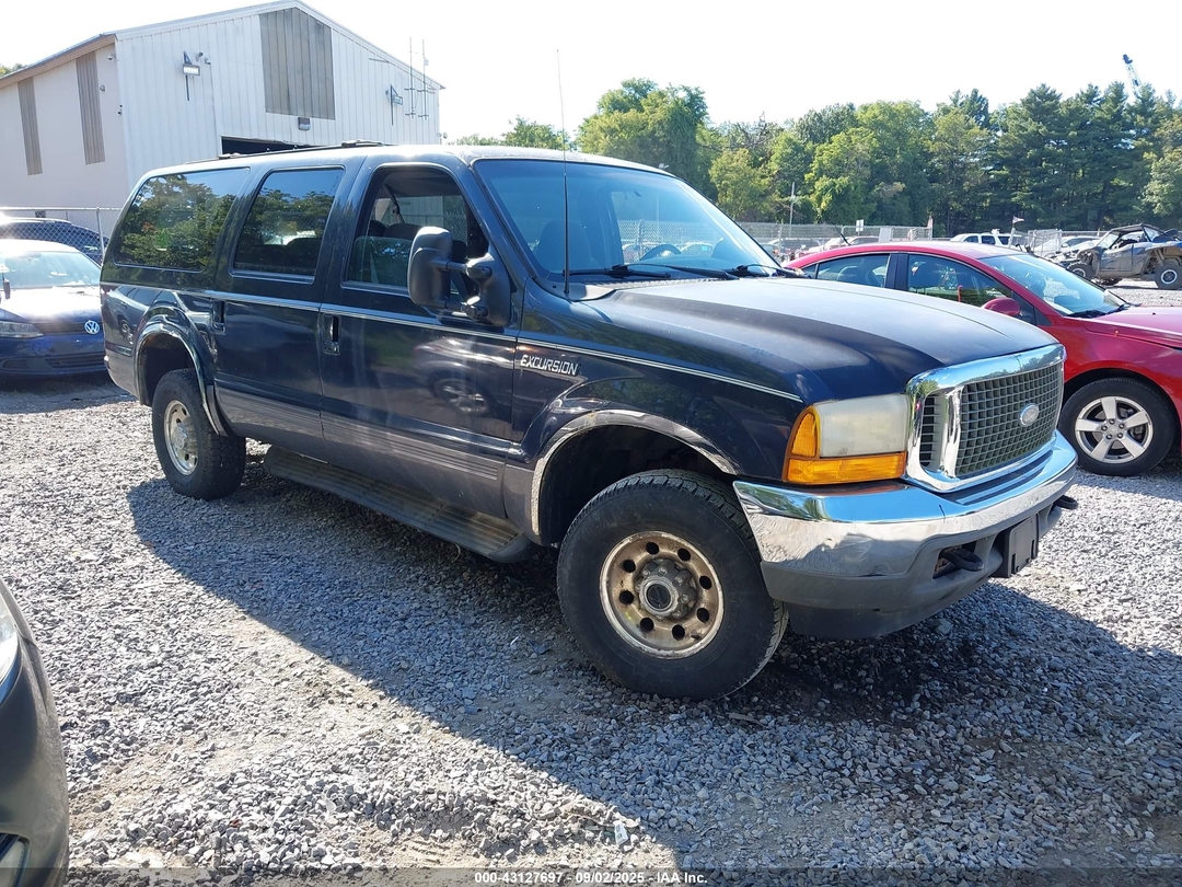منظر 2001 Ford Excursion Xlt، زاوية 1