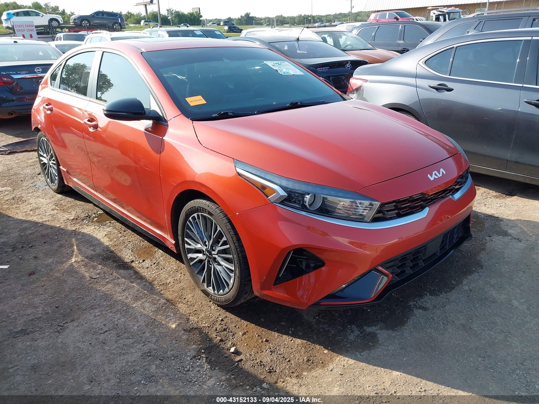 Vedere 2022 Kia Forte Gt-Line, unghi 1