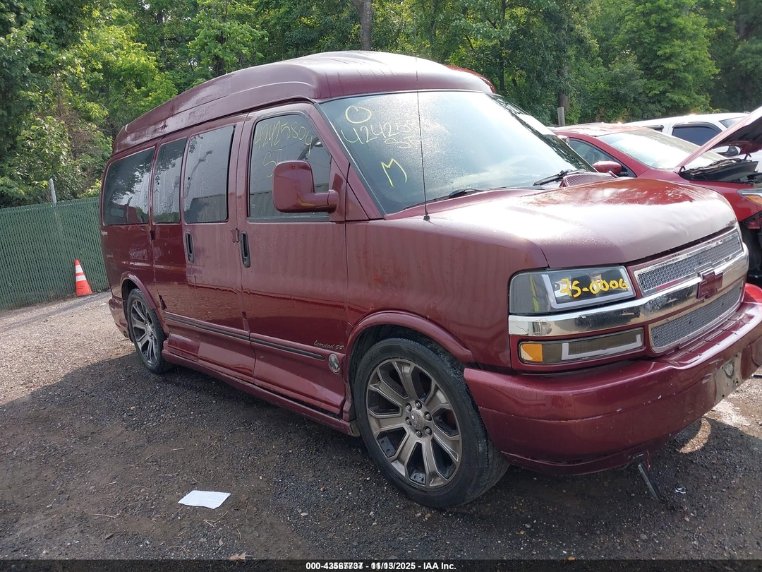 Vista de 2003 Chevrolet Express Upfitter, ángulo 1
