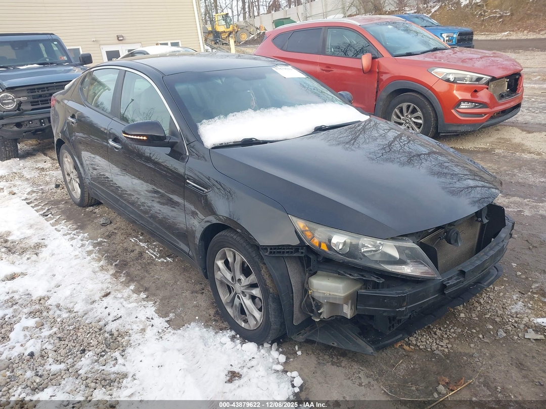 Vista de 2013 Kia Optima Ex, ángulo 1