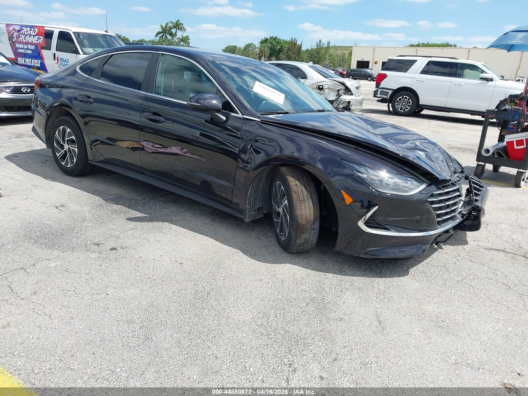 منظر 2023 Hyundai Sonata Hybrid Blue، زاوية 1