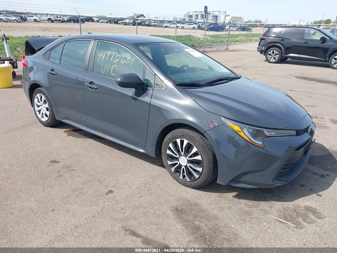 Vue de 2023 Toyota Corolla Le, angle 1