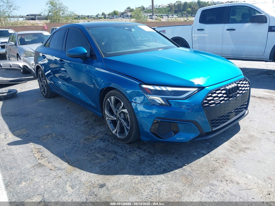 منظر 2022 Audi A3 Premium Plus 40 Tfsi Quattro S Tronic، زاوية 1