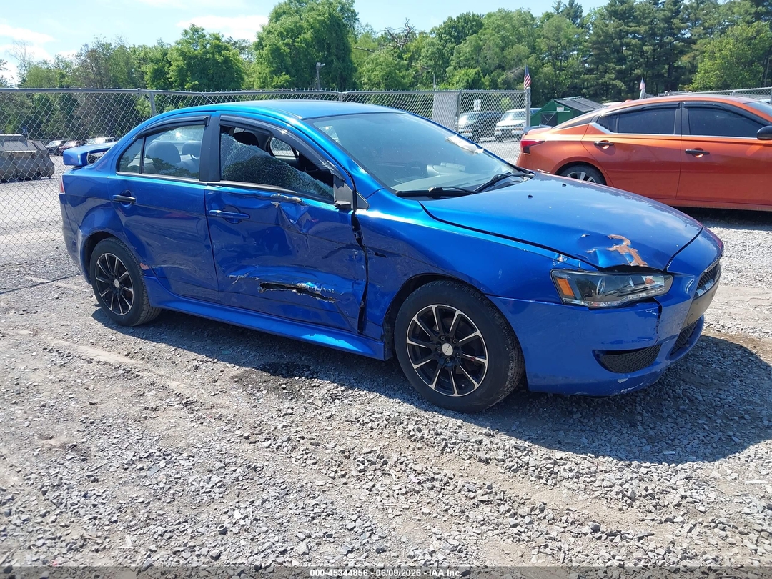 Vista de 2015 Mitsubishi Lancer Es, ángulo 1
