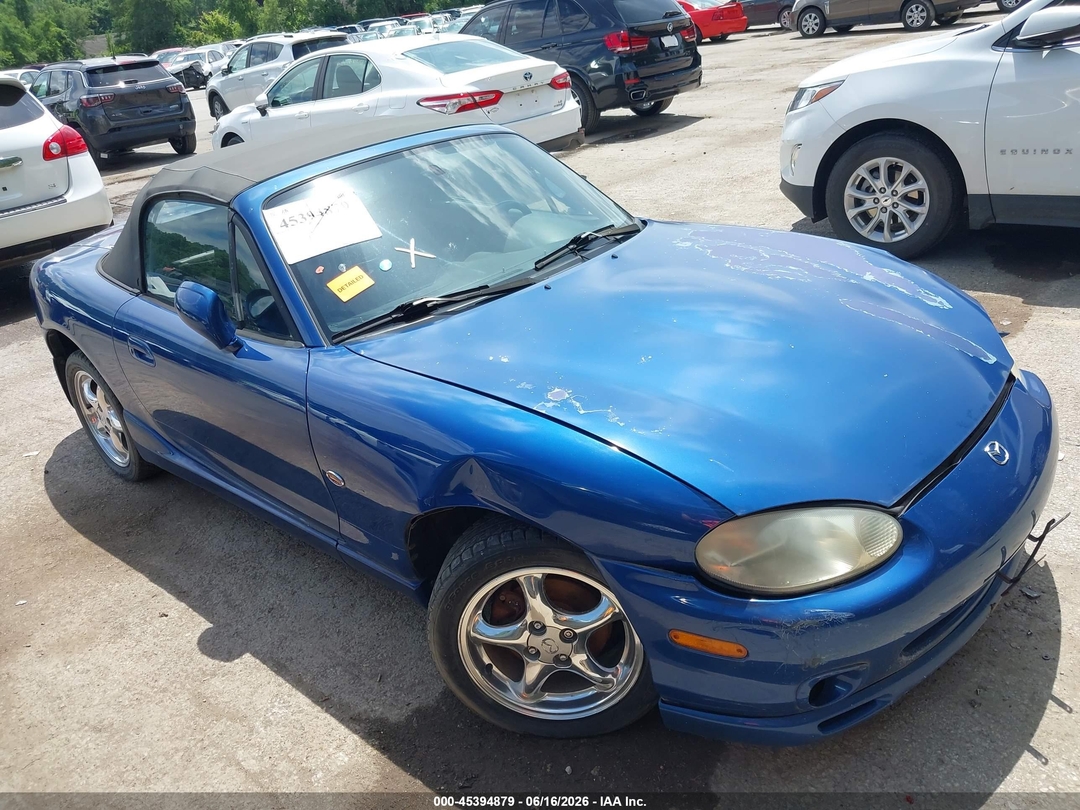 Vue de 1999 Mazda Mx-5 Miata Leather Pkg/Popular Equipment Pkg/Sports Pkg/Touring Pkg, angle 1