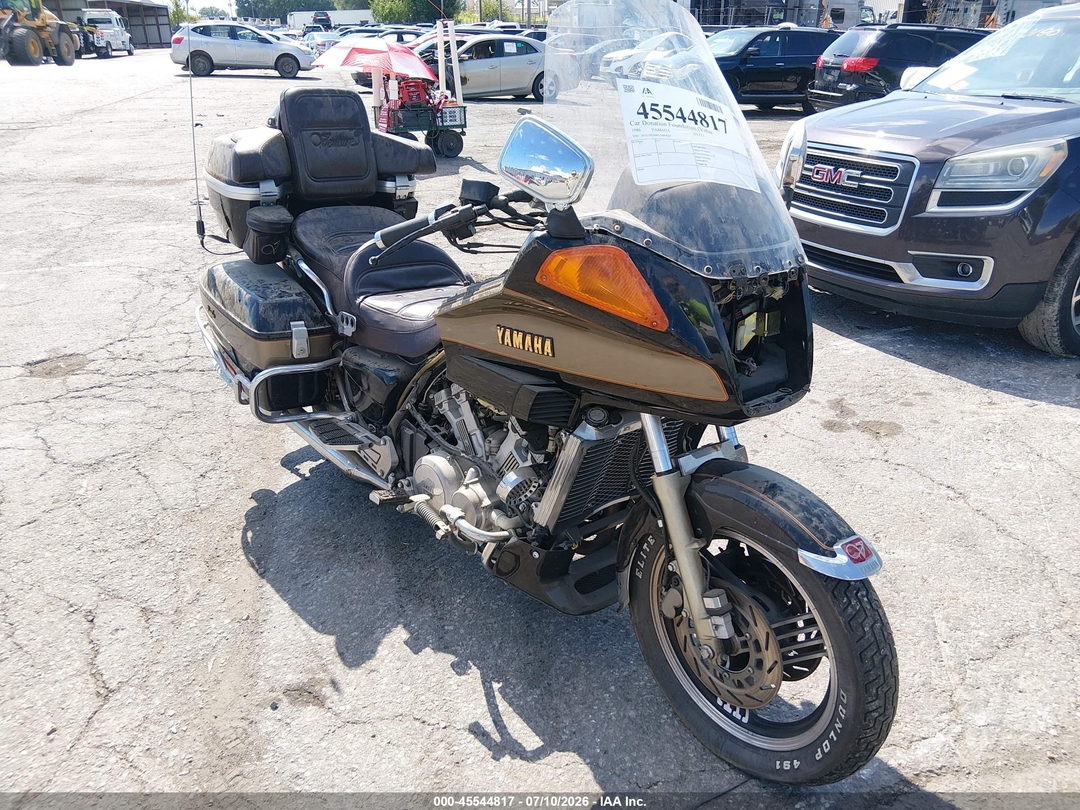 Vue de 1986 Yamaha Xvz13 D, angle 1