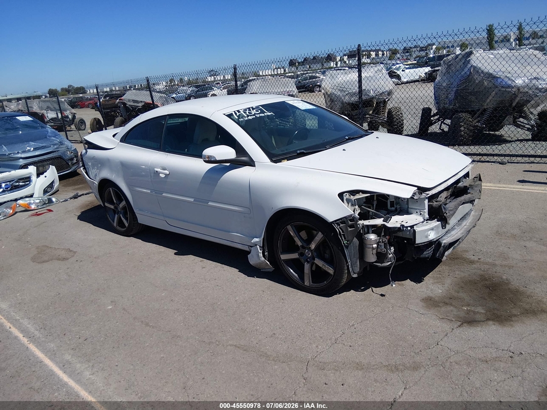 2013 Volvo C70 T5 view, angle 1