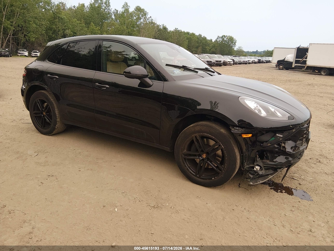 Vista de 2017 Porsche Macan, ángulo 1