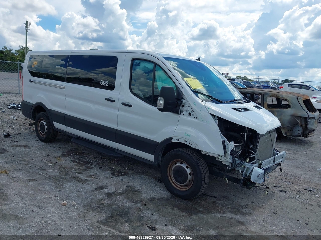 Vue de 2025 Ford Transit-350 Passenger Van Xl, angle 1