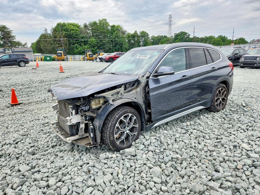 Vue de 2022 BMW X1 XDRIVE28I, angle 1