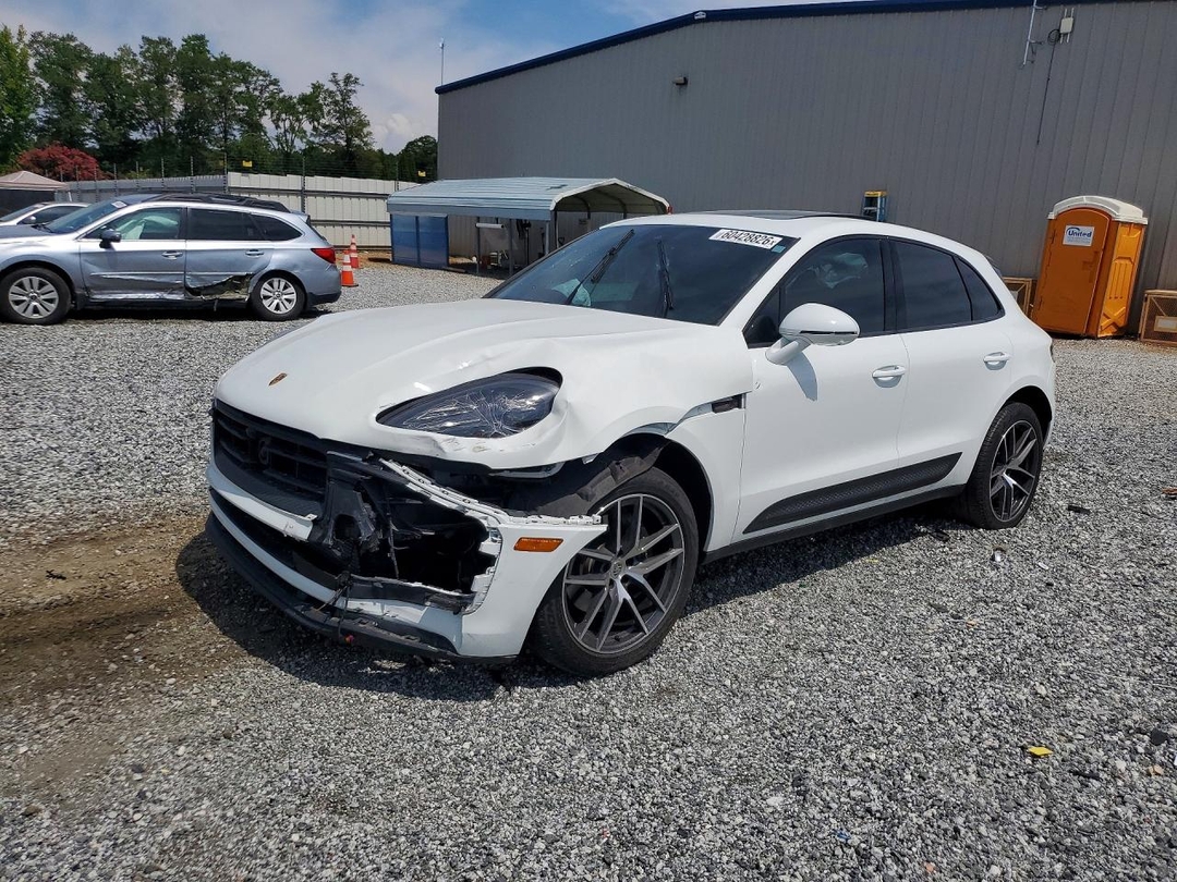 2024 PORSCHE MACAN BASE view, angle 1