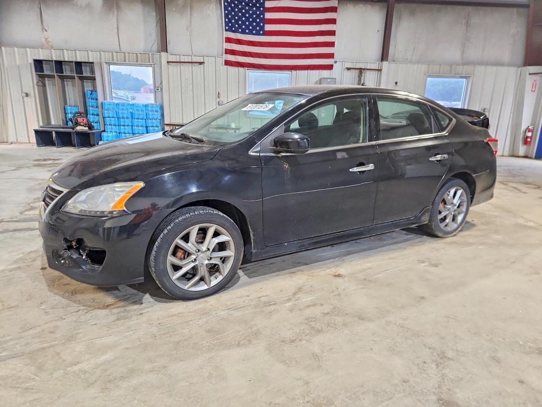 Vue de 2014 NISSAN SENTRA SR, angle 1