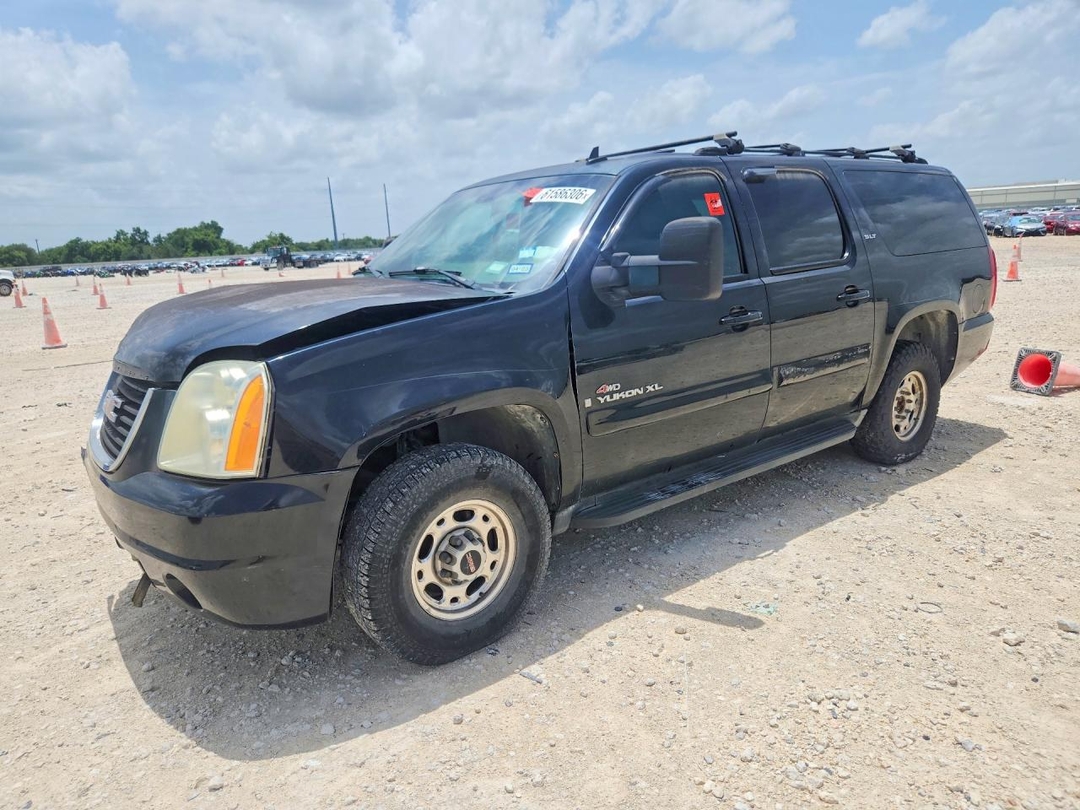 Vue de 2007 GMC YUKON XL K2500, angle 1
