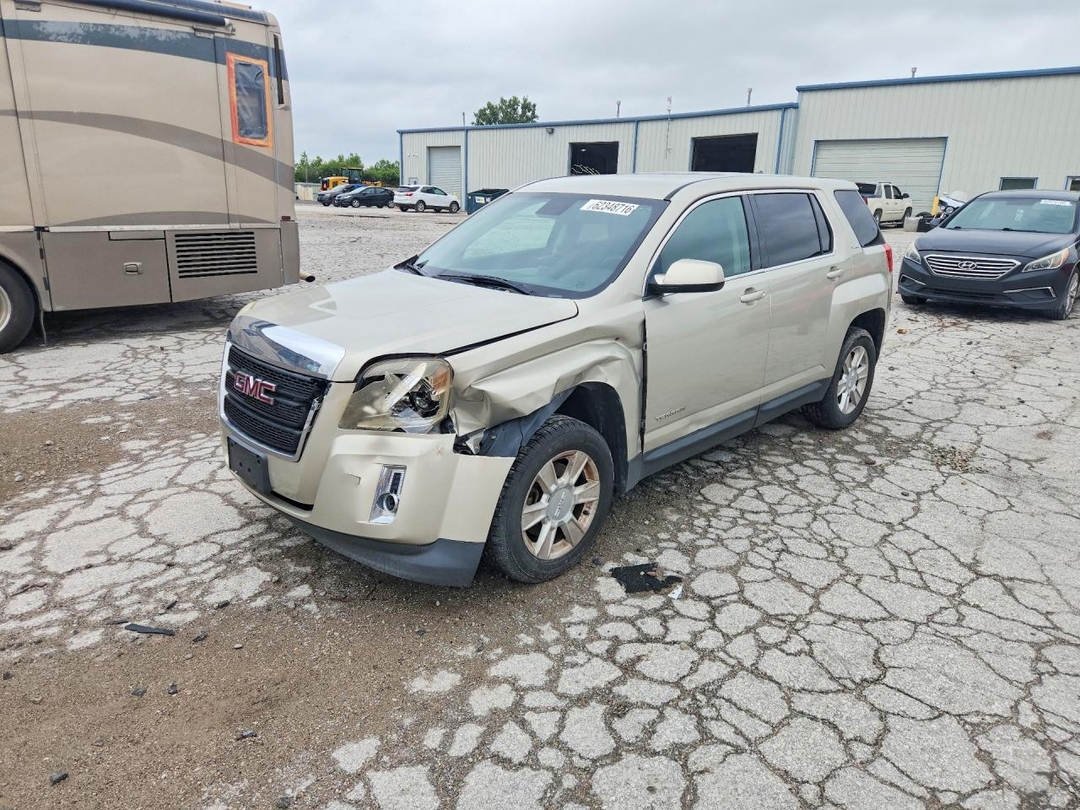 Vue de 2013 GMC TERRAIN SLE, angle 1