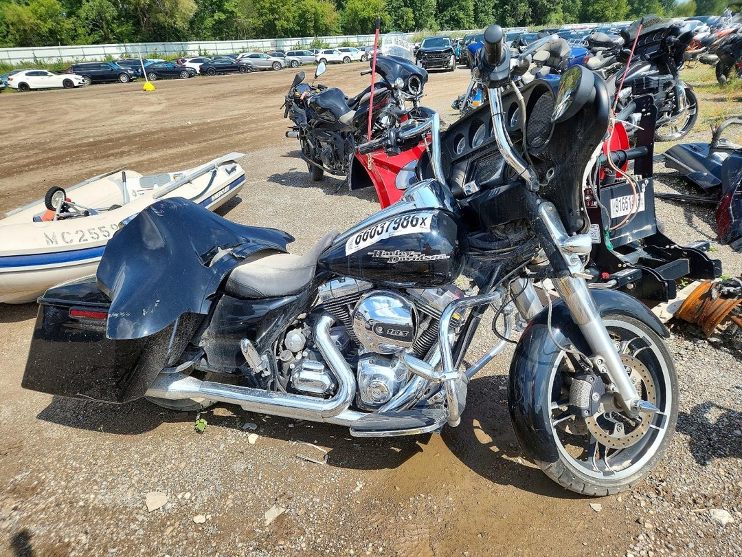 Vedere 2016 HARLEY-DAVIDSON FLHX STREET GLIDE, unghi 1