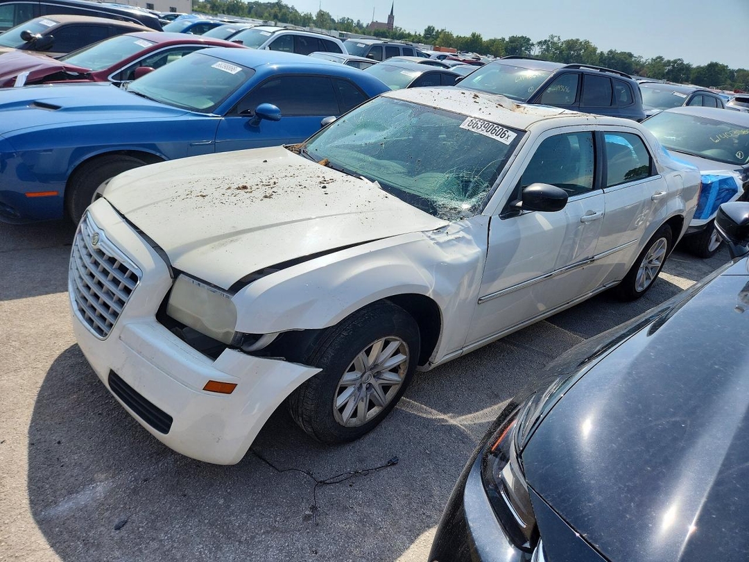 منظر 2008 CHRYSLER 300 LX، زاوية 1