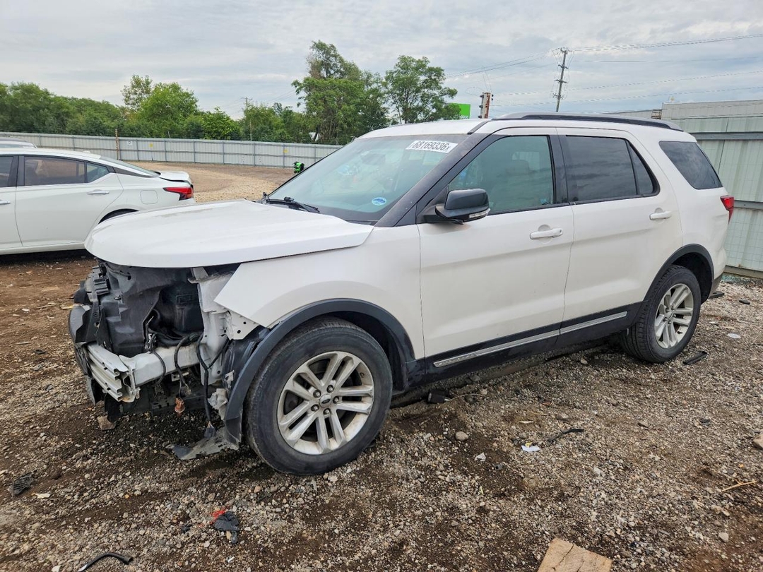 Vista de 2017 FORD EXPLORER XLT, ángulo 1