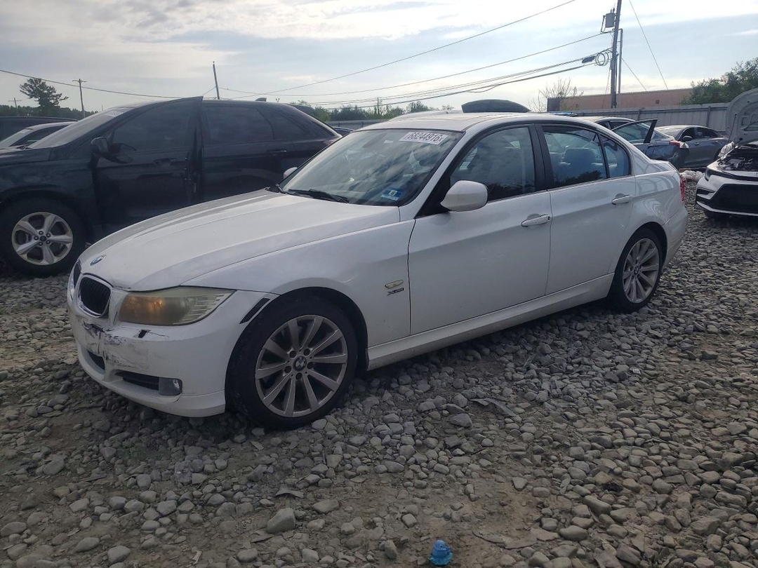Vue de 2011 BMW 328 XI SULEV, angle 1