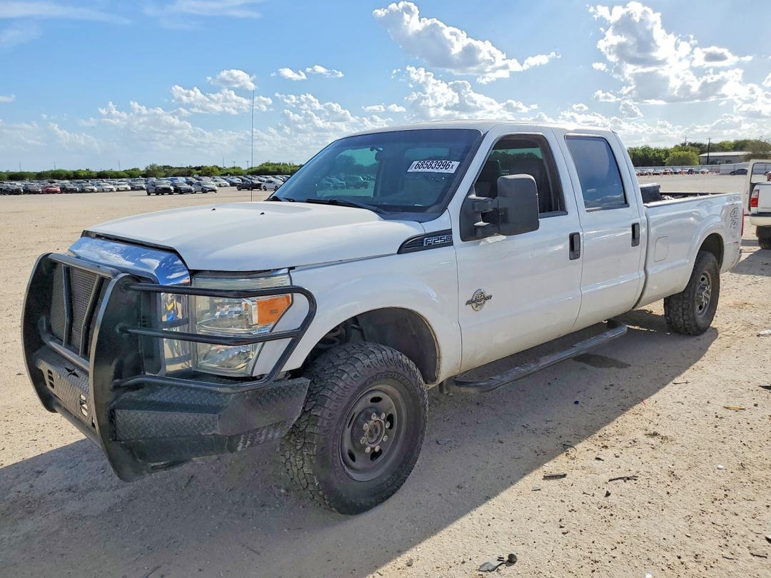 Vue de 2016 FORD F250 SUPER DUTY, angle 1