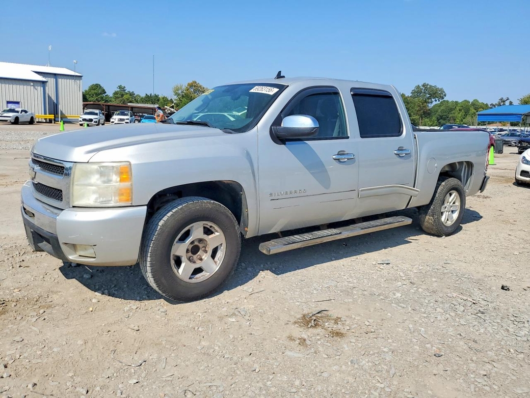 2010 CHEVROLET SILVERADO C1500 LT view, angle 1