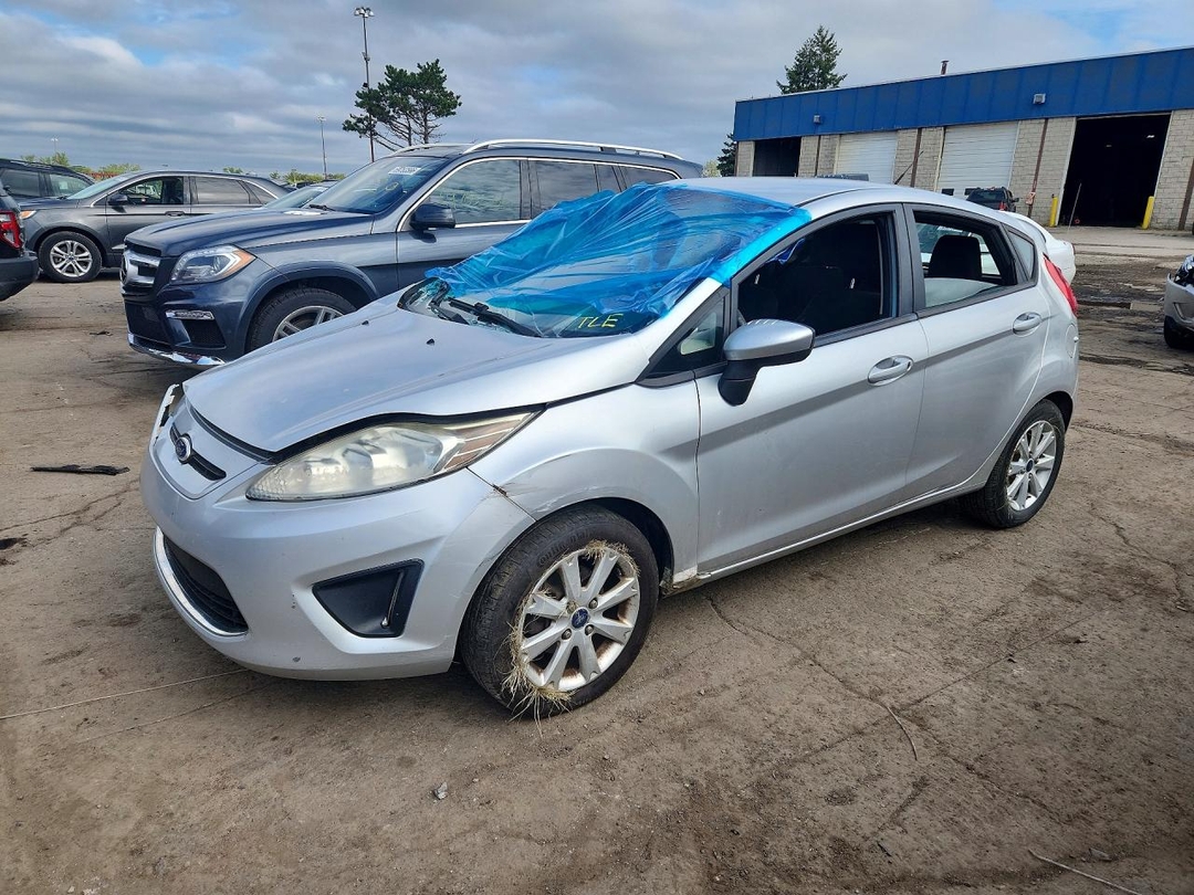 Vue de 2011 FORD FIESTA SE, angle 1