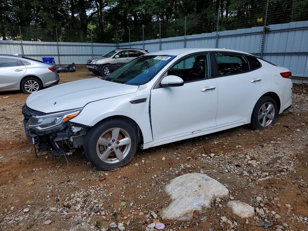 منظر 2019 KIA OPTIMA LX، زاوية 1