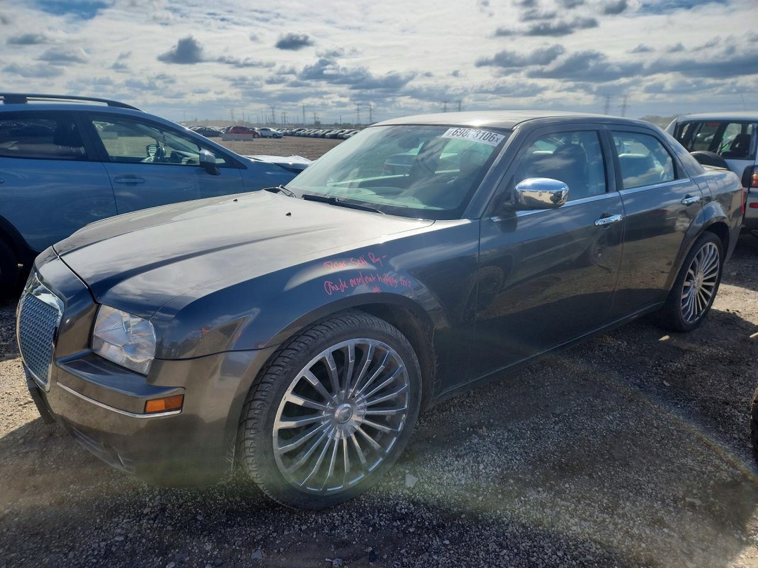 منظر 2010 CHRYSLER 300 TOURING، زاوية 1