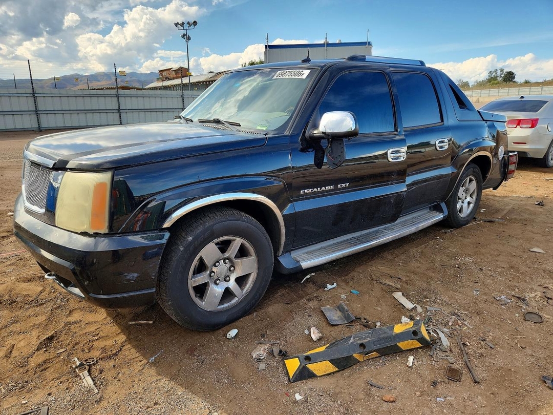 2003 CADILLAC ESCALADE EXT view, angle 1