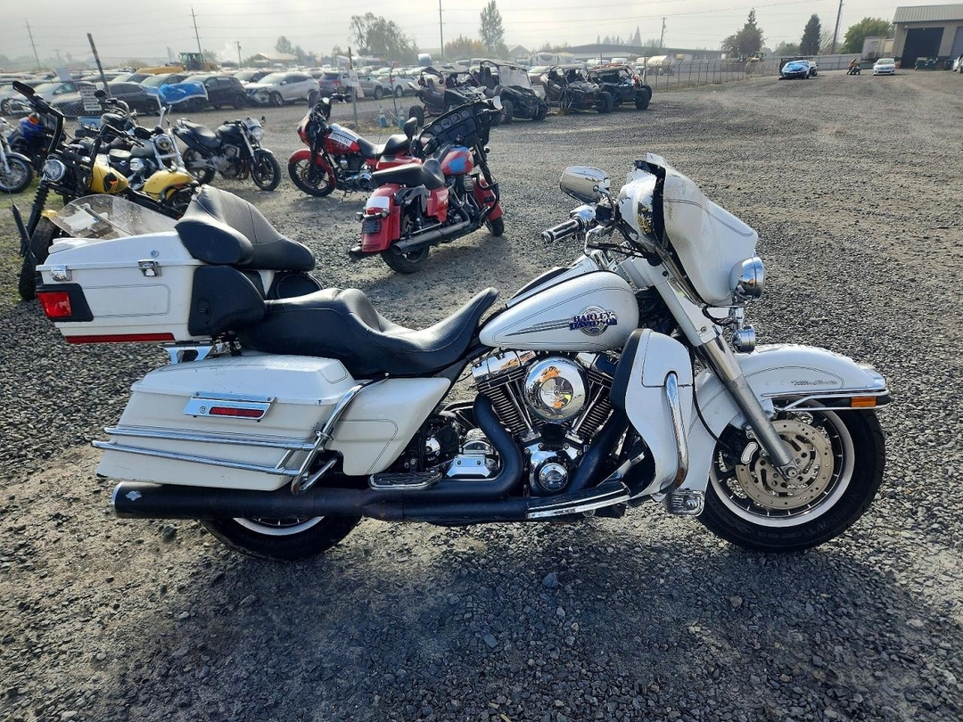 2006 HARLEY-DAVIDSON FLHTCUI view, angle 1