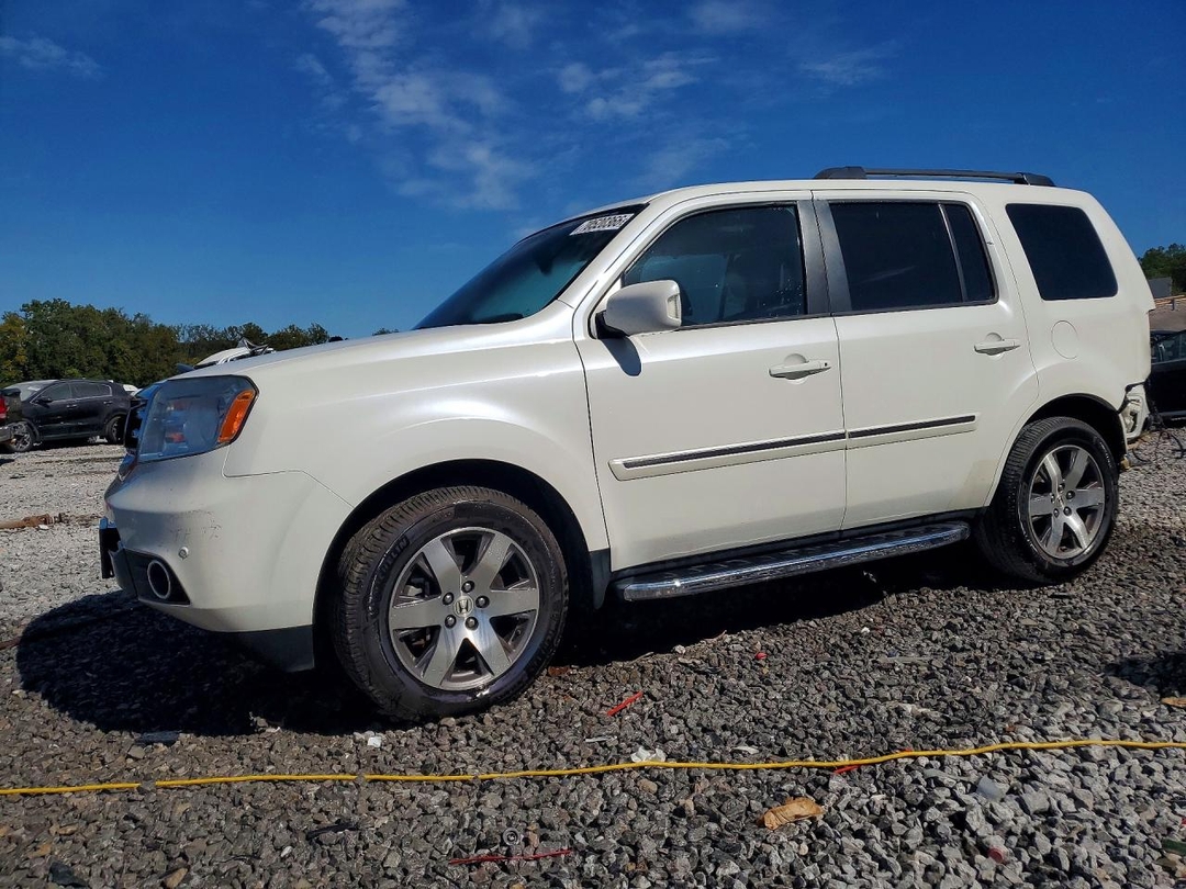 Vue de 2014 HONDA PILOT TOURING, angle 1