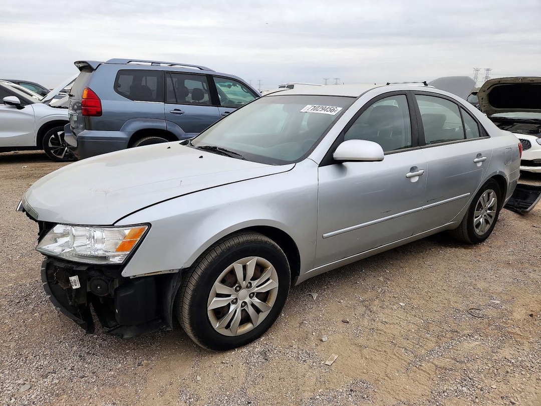 Vue de 2010 HYUNDAI SONATA GLS, angle 1