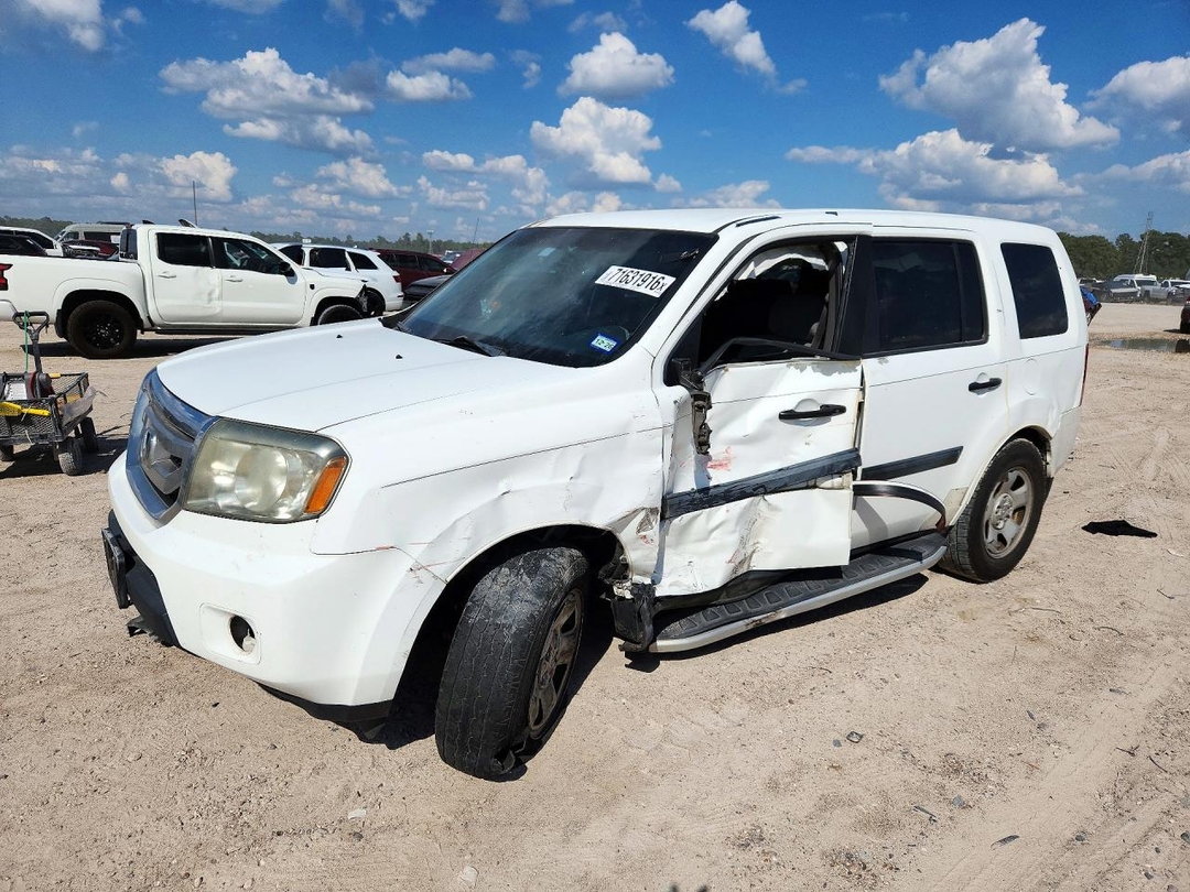 Vue de 2011 HONDA PILOT LX, angle 1
