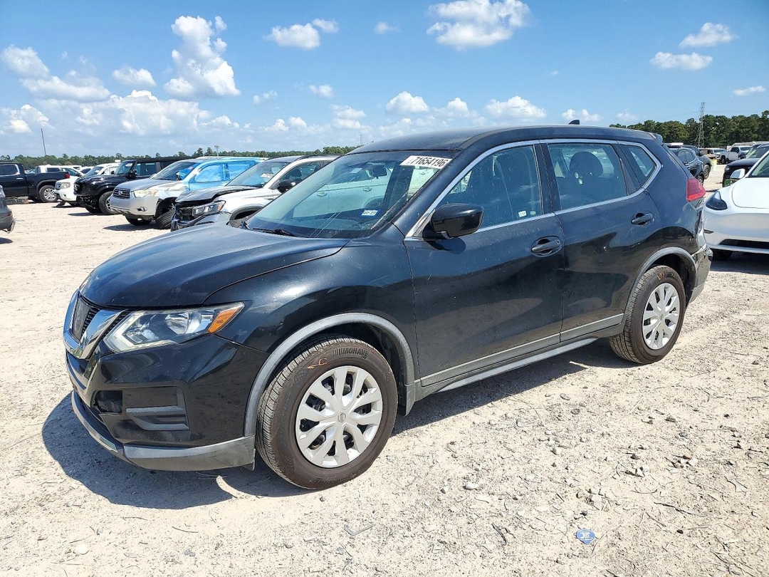 Vue de 2017 NISSAN ROGUE S, angle 1