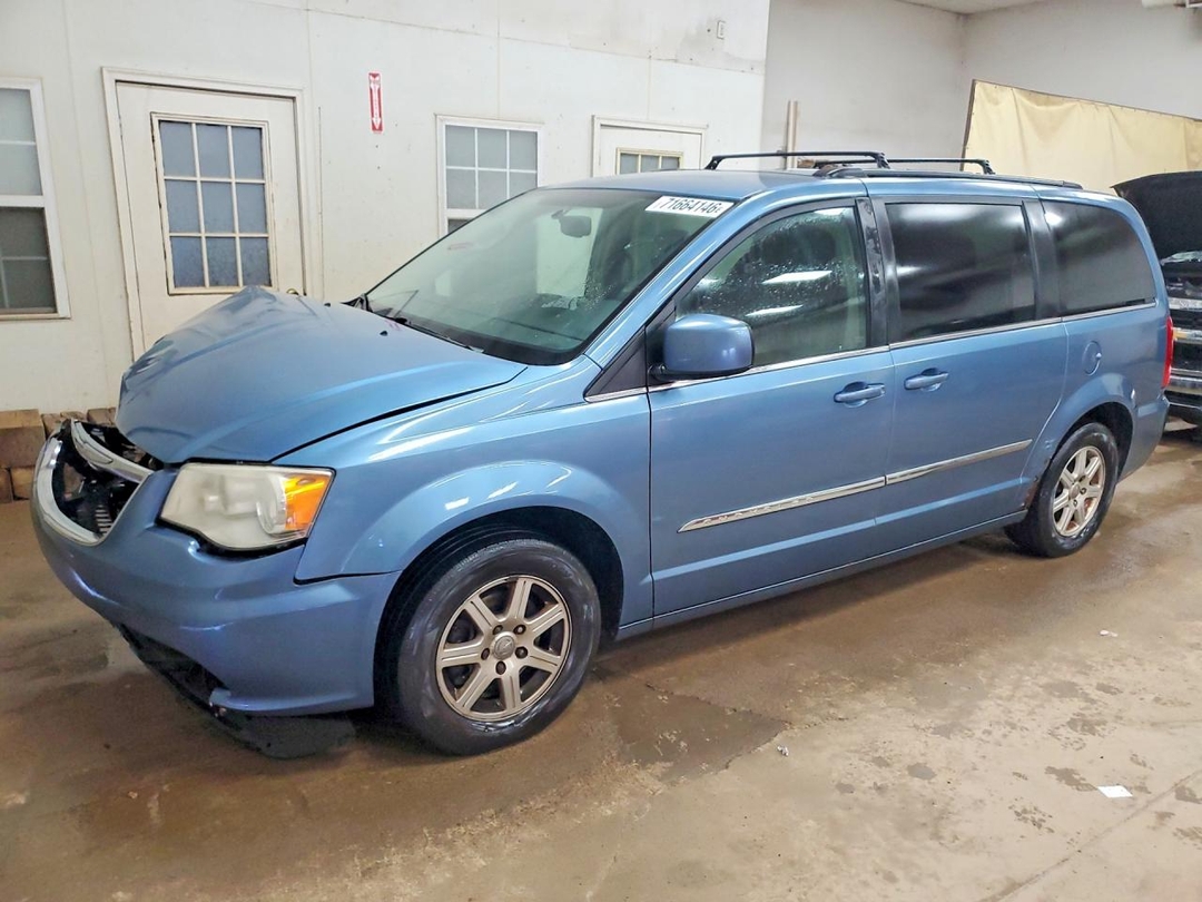 Vue de 2012 CHRYSLER TOWN &amp; COUNTRY TOURING, angle 1
