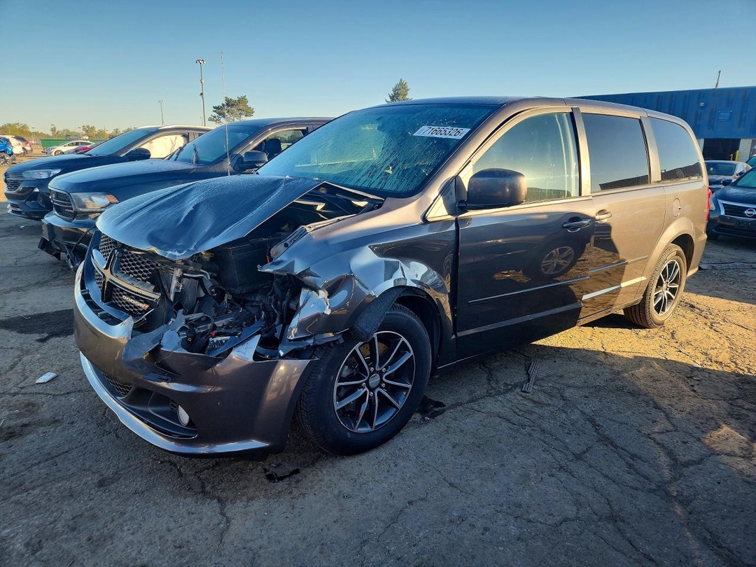 Вид 2015 DODGE GRAND CARAVAN SXT, угол 1