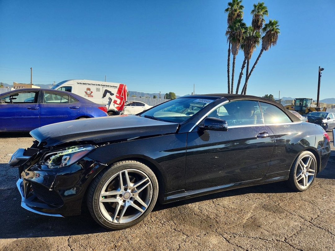 Vue de 2016 MERCEDES-BENZ E 400, angle 1