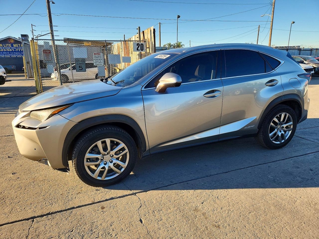 Vedere 2016 LEXUS NX 300H, unghi 1