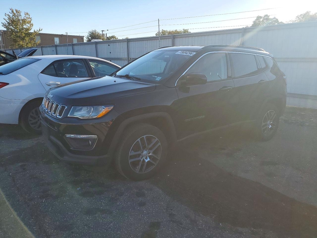 Vista de 2018 JEEP COMPASS LATITUDE, ángulo 1