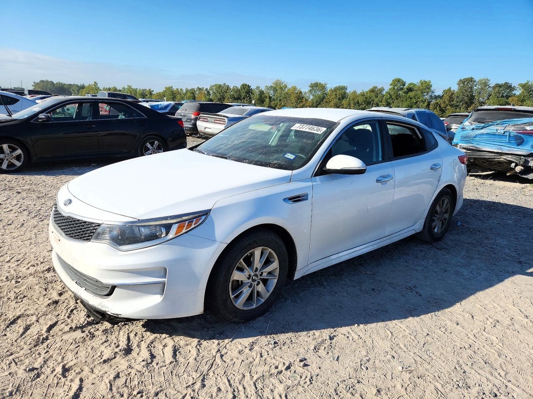 Вид 2018 KIA OPTIMA LX, угол 1