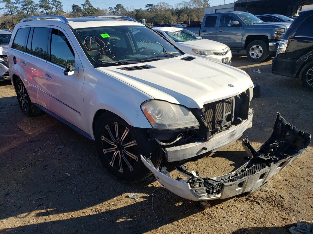 Vista de 2011 MERCEDES-BENZ GL, ángulo 1