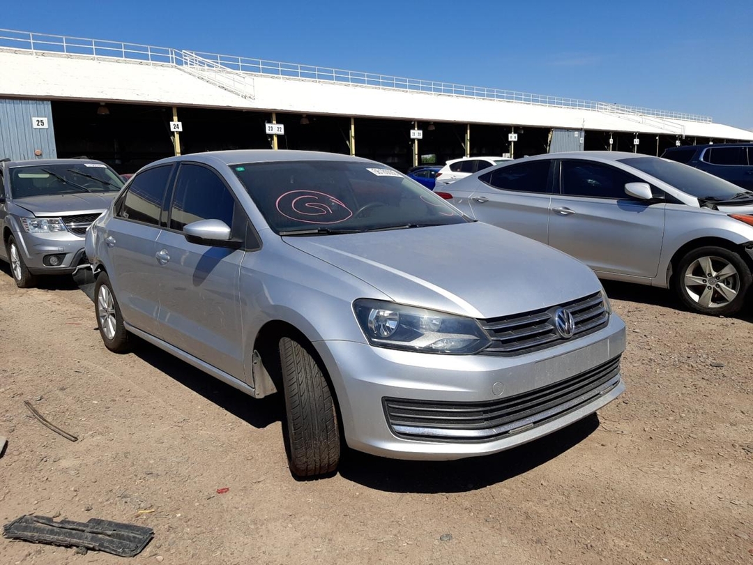 Vue de 2018 VOLKSWAGEN JETTA, angle 1