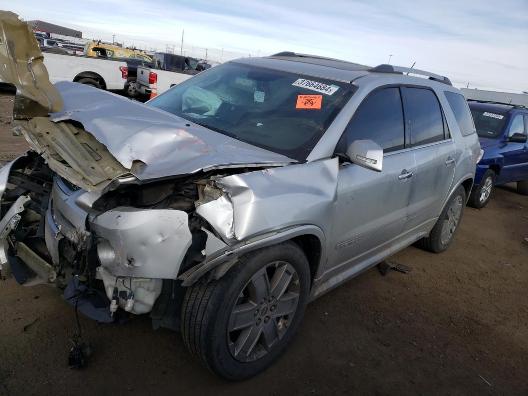 Vue de 2011 GMC ACADIA DENALI, angle 1