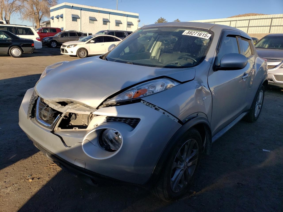 منظر 2013 NISSAN JUKE S، زاوية 1