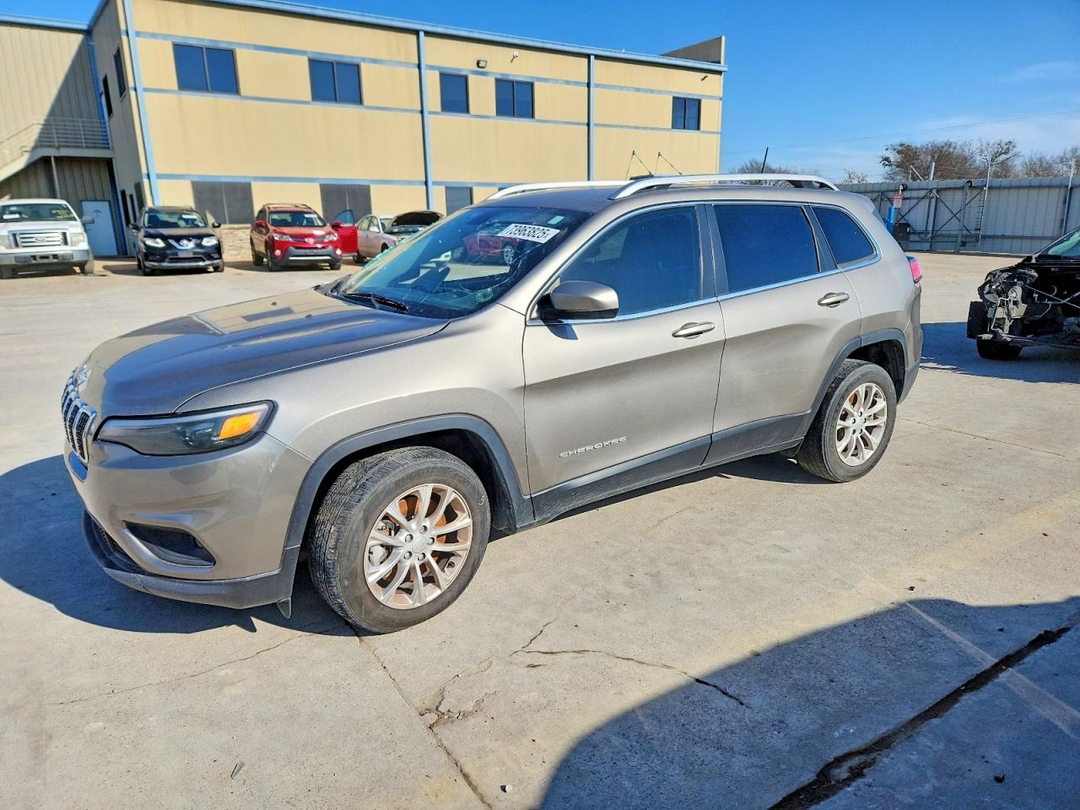 Vista de 2019 JEEP CHEROKEE LATITUDE, ángulo 1