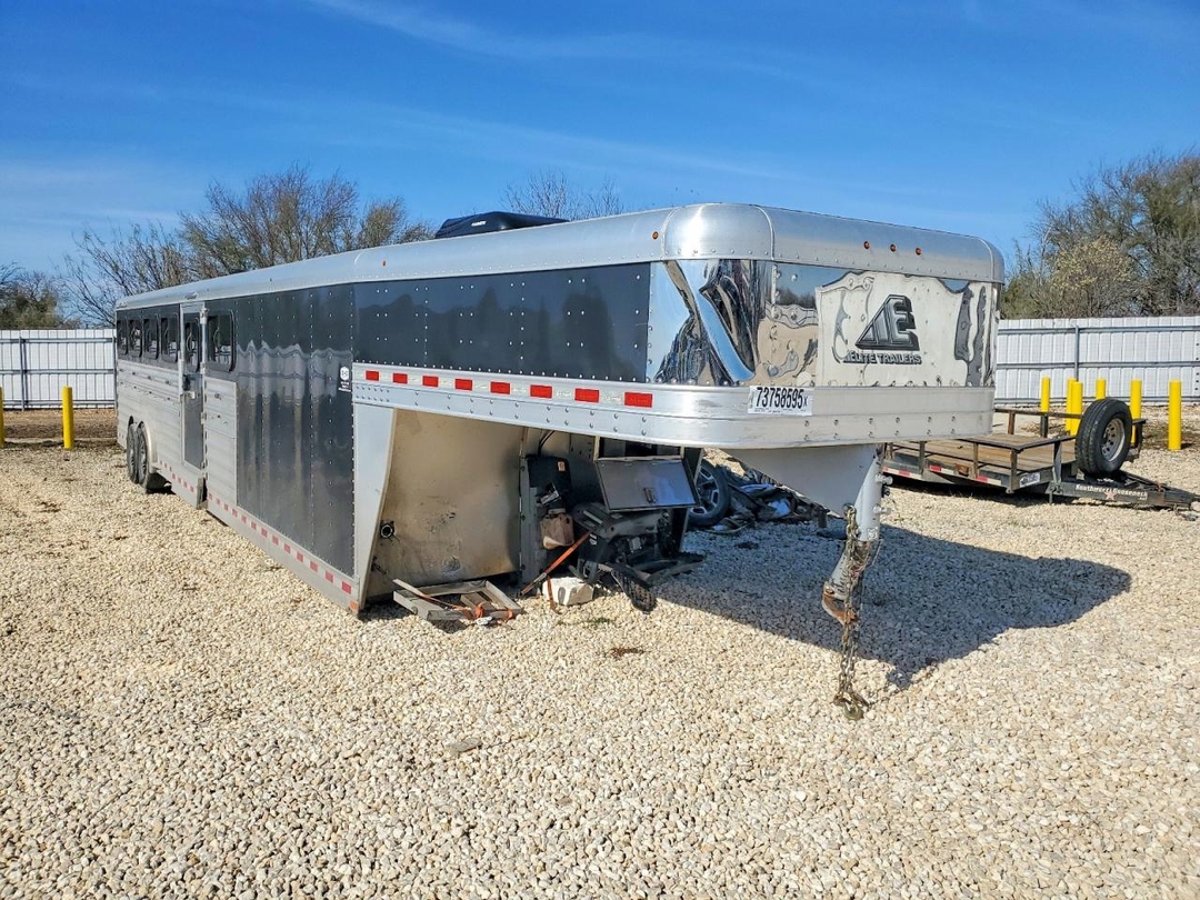 Vista de 2023 ELITE HORSE TRAILER, ángulo 1