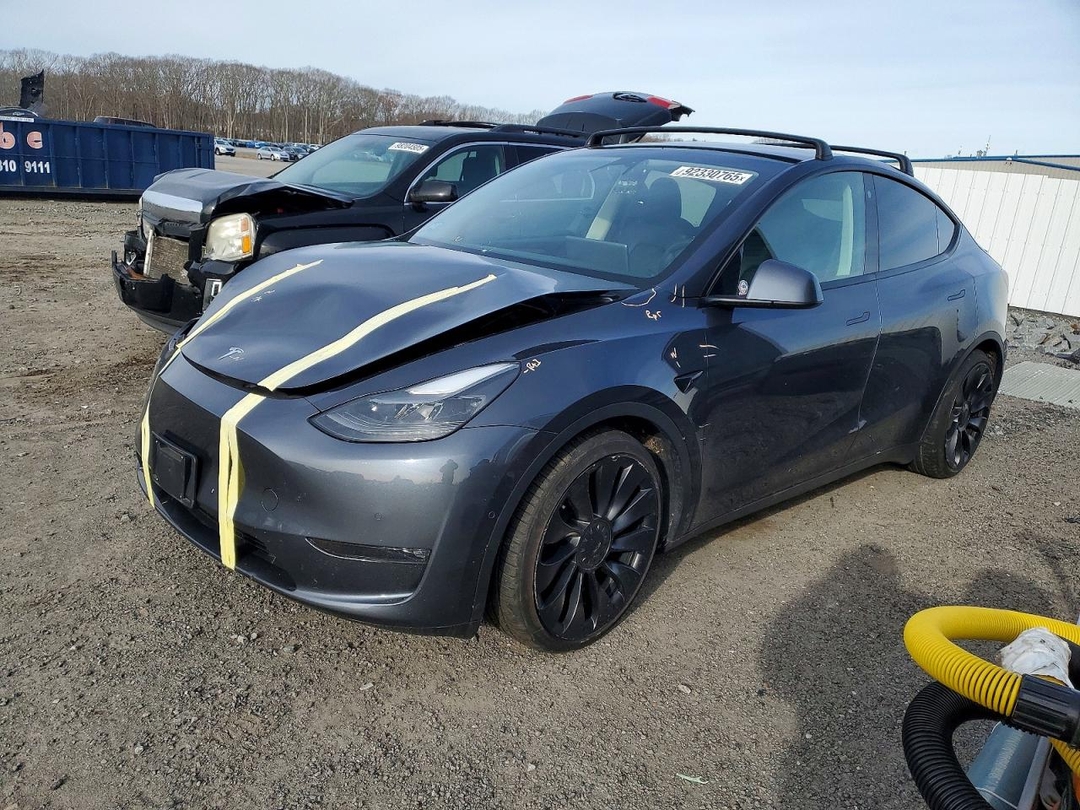 Вид 2023 TESLA MODEL Y, угол 1