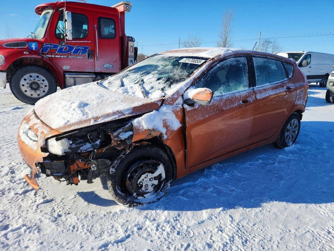 Вид 2015 HYUNDAI ACCENT GS, угол 1