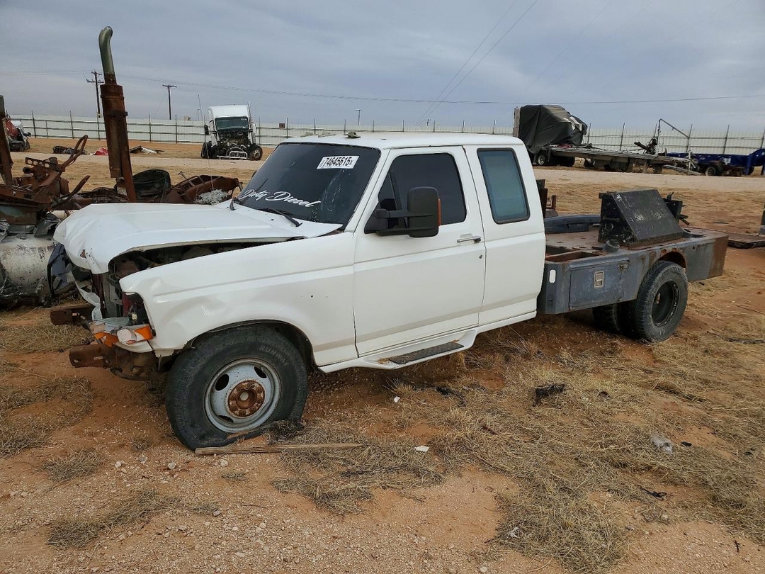 Вид 1996 FORD F350 FLATBED TRUCK, угол 1